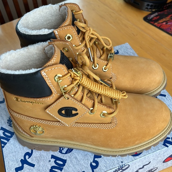 RARE Timberland X Champion Premium 6 inch Shearling Boots NIB - Picture 3 of 10